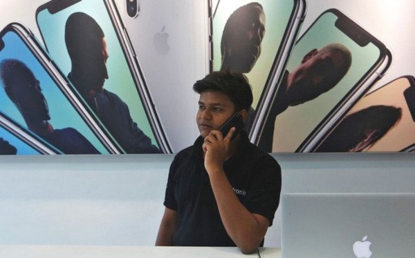 Old iPhone Production Is at Risk of Shortages Because