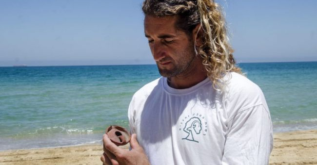 Rescue Workers Picked up 900-year-old Oil Lamps at Sea