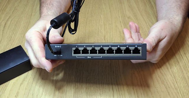 Review of PoE 8 Port TP-Link Switch TL-SG1008P