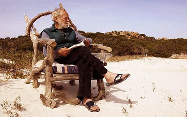 'Robinson on a Deserted Island': Living in the Safest Place