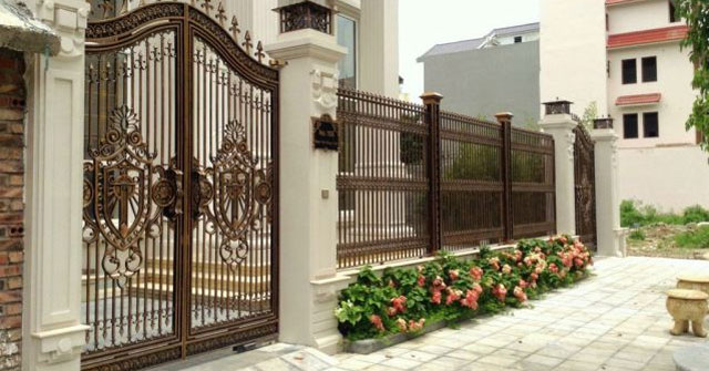 Beautiful Fence: Samples of Iron Fence Beautiful and Firm