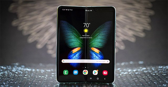 Samsung Aims to Sell 1 Million Galaxy Folds, and This Is the