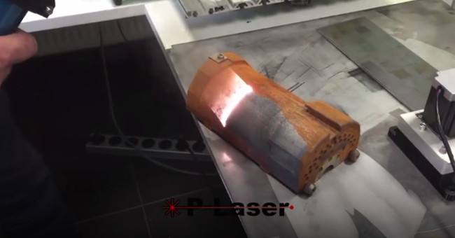 See a $ 45,000 Laser Gun Sweeping Away All Stains on Metal