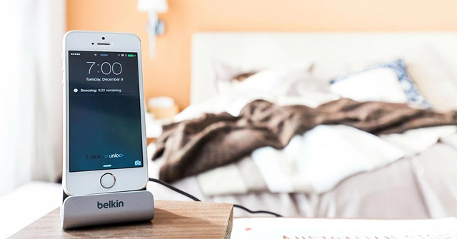 Should Smartphones Be Used as Alarm Clocks?