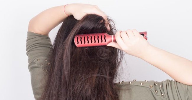 Simple Tip to Help Clean the Extremely Fast Hairbrush