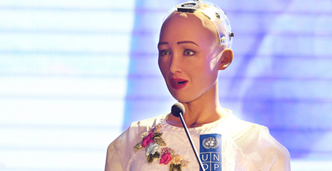 Sophia, What Was the First Robot with Citizenship Rights About Industry 4.0 When Coming to Vietnam?