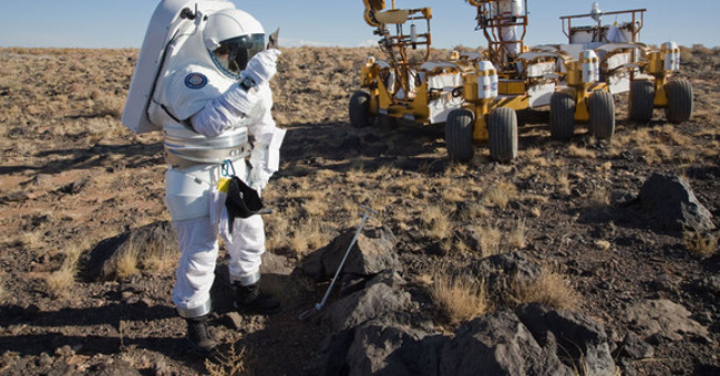 Space Scientists Will Use Scanning Electron Microscopes to Find