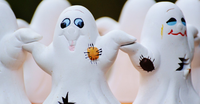 Spicy Lollipops for Friends on Halloween: Shocking Halloween Gifts