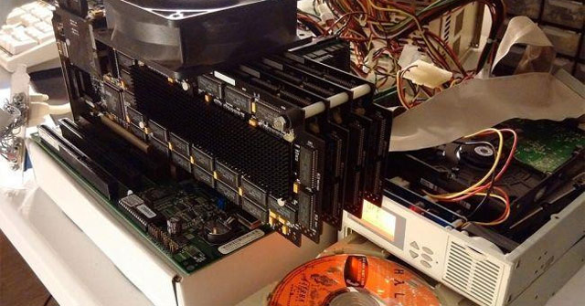 'Standalone' PC Gamers Have Four Video Cards That Have Been Rare for 20 Years to Play Half-Life