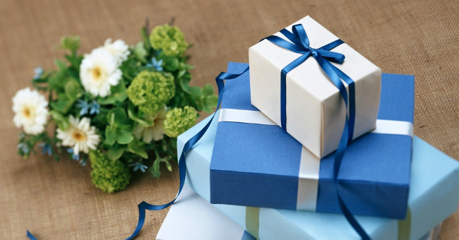 Suggest Ways to Choose Meaningful Gifts for Teachers on November 20
