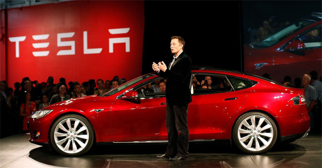 Take a Ride on Tesla's Self-driving Car and Watch the Self-driving Tesla Car Video on the Real Road