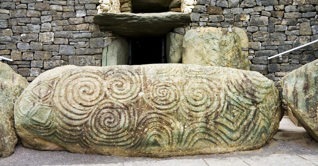 The 9,000-year-old Ax Sheds Light on the Ancient Burial Custom