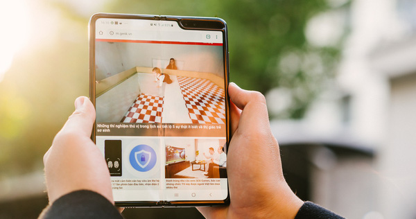The First Rumors About Galaxy Fold 2: Bigger Screen, Cheaper