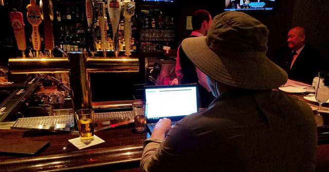 The Man Lived Only by Hacking Online Games for 20 Years
