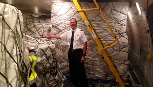The Plane Is Full of iPhone 6 to the United States