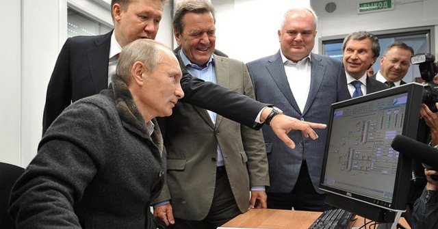 The Russian President Still Uses an Outdated Windows Xp Computer
