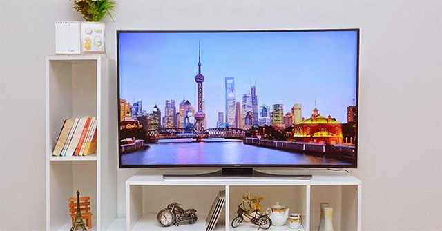 The Television Screen Blinks Continuously, Cause and Remedy