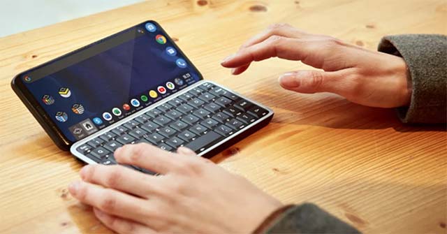 This 5G Smartphone Runs Linux, Has a Physical Keyboard and