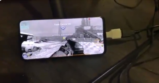 This Guy Played Call of Duty: Modern Warfare 2 on the OnePlus 6T with Windows 10 ARM Installed