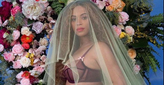 This Is the 10 Most Liked Photos on Instagram in 2017