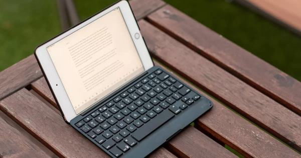 This Keyboard Turns the Ipad Mini into an Amazingly Small Laptop