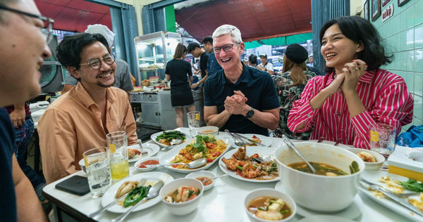 Tim Cook Went to the Temple, Praising Southeast Asian Cuisine