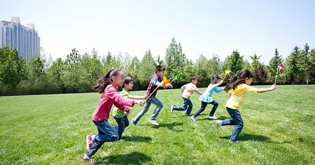To Reduce the Risk of Myopia, Let Your Children Play Outside for