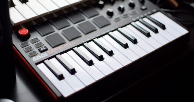 Top 9 Best Midi Controller for Musicians