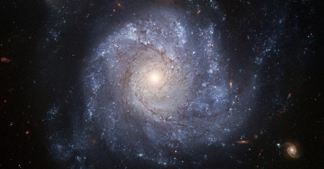Travel Space with Splendid Images of the Universe