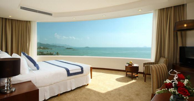 Travel, Want to Stay in a Luxury Hotel with a Discounted Price