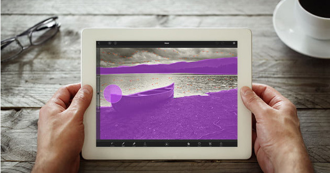Turn Ordinary Photos into GIFs with the PLOTAGRAPH + App on the iPad