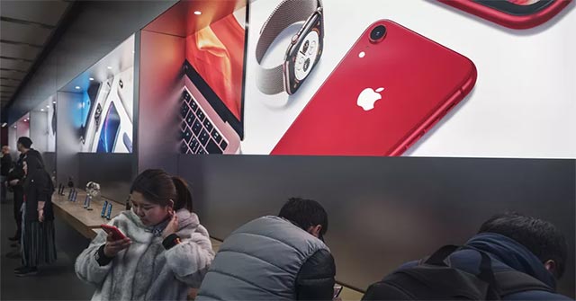 Two College Students Allegedly Cheated Nearly $1 Million of Apple