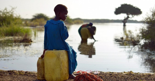 Underground Water Dominates the Migration of Human Ancestors