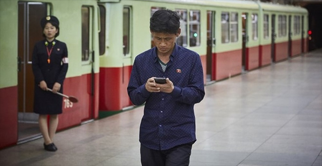 Using Smartphones in Korea, Only Accessing the Internal Internet, the App Must Go to the Store