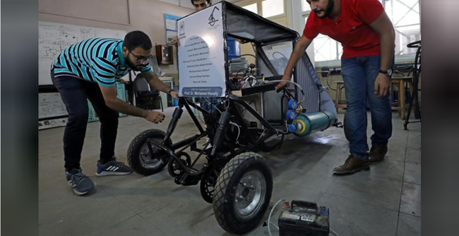 Vehicles Run by the Air of Egyptian Student Groups, Run and Drop the Station Without Wasting Fuel