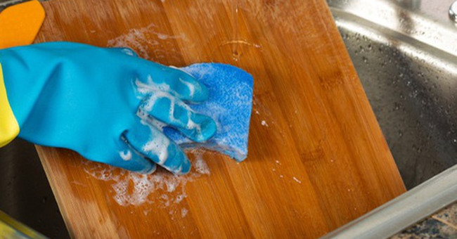 Washing Dishes with Dishwashing Liquid Is a Serious Mistake