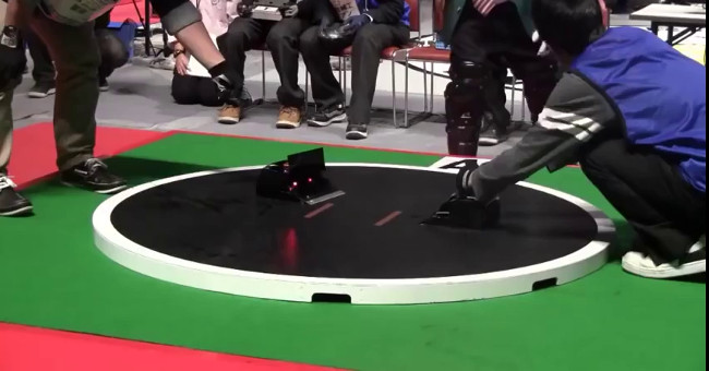 Watch Extremely Fierce and Fierce Sumo Fighting Robots