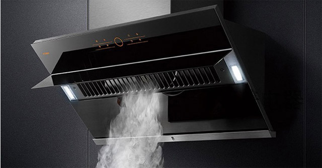 What Should Be Noted When Installing the Hood?
