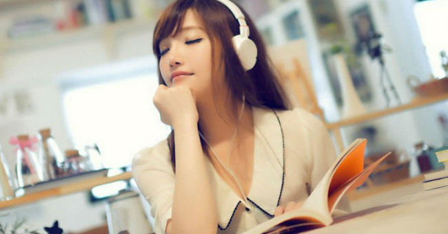 When You Have Problems at Work, Open a Song You Love and Listen To