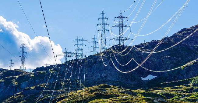 Why Is the Power Line Always Sagging: Power Lines