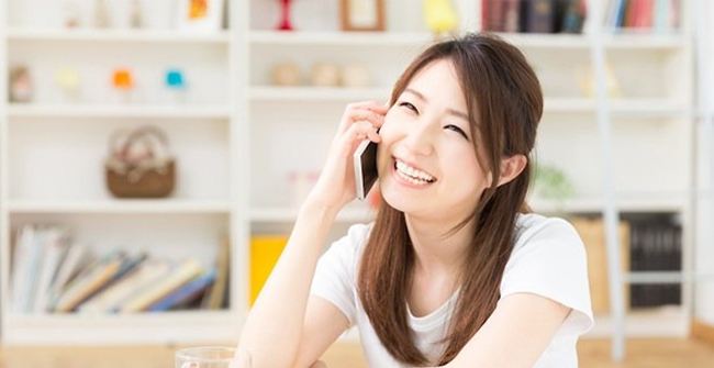 Why Is the Smartphone Screen Always Off When You Listen to the Phone?