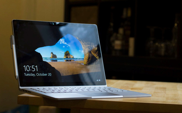 Windows 10 Has the Same Split Screen Function as on macOS