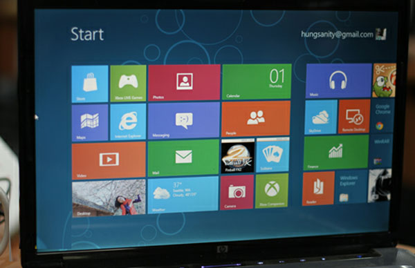 Windows 8 Will Focus on Social Networking