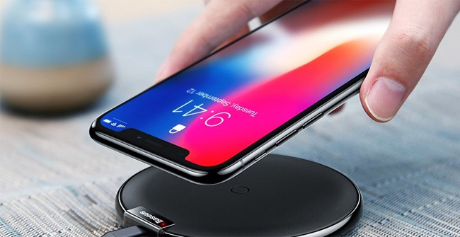 Wireless Charger for iPhone Xs Is Only 30 Minutes Faster Than iPhone X