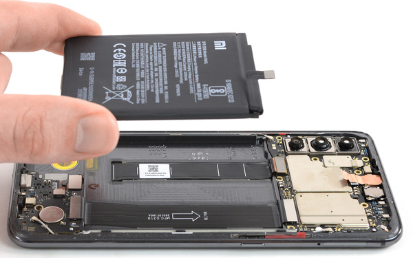 Xiaomi Offers a Battery Replacement Service for Its Smartphones