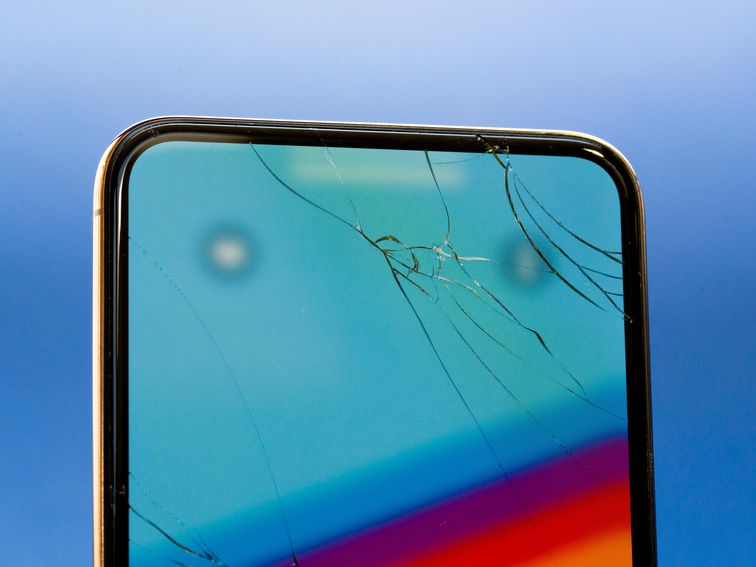 Yes, You Can Fix a Broken Phone During the Coronavirus