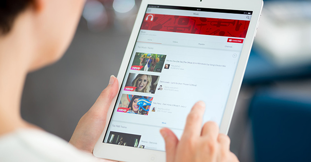 Youtube 'Kills' Live Messaging