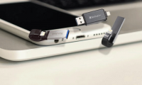 5 best USB flash drives for iPhone