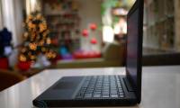 Actual photos of Google Cr-48, laptop running Chrome OS