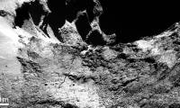 Comet 67P is cracked and may crumble in the future